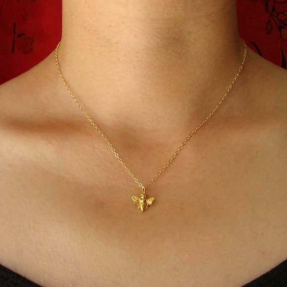 New Gold Bumble Bee Dainty Necklace - Picture 11 of 12